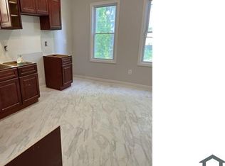 752 S 15th St #2, Newark, NJ 07103