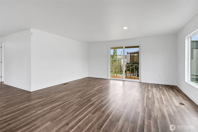 5th image of 10521 60TH Street Ct E #163