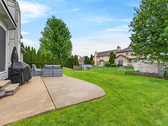 4th image of 30098 Fairfield Dr