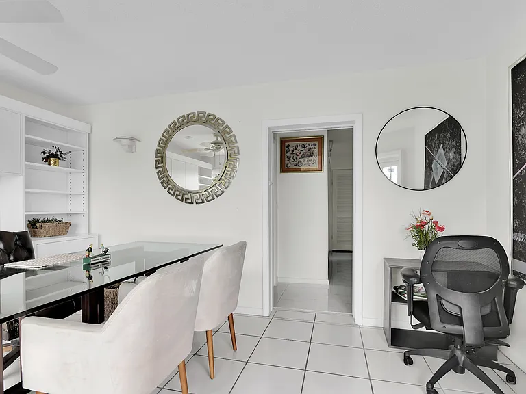 450 French Royale Cir — Photo 26