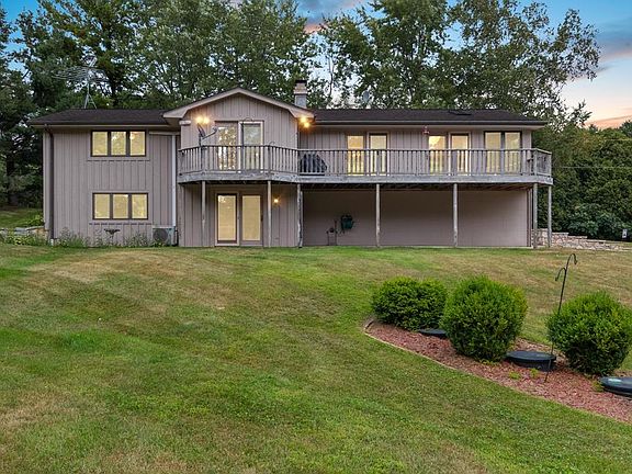 2nd image of 5889 Cedar Creek Pl