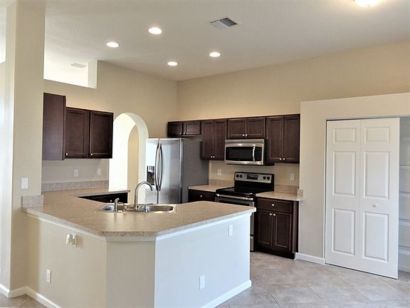5th image of 2049 SW Algiers St