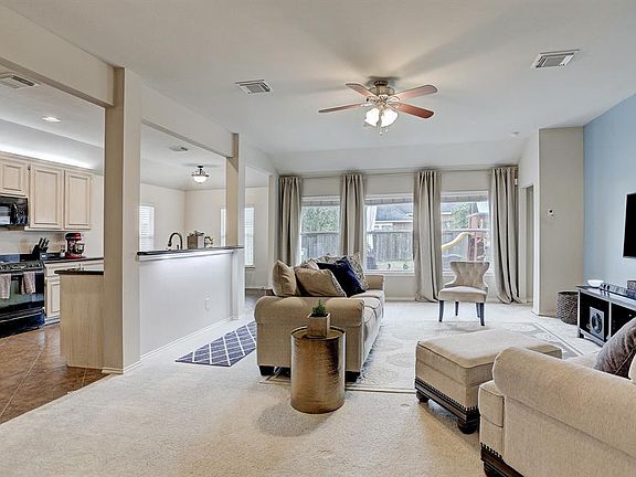 3rd image of 3811 Lake Edinburg Ln