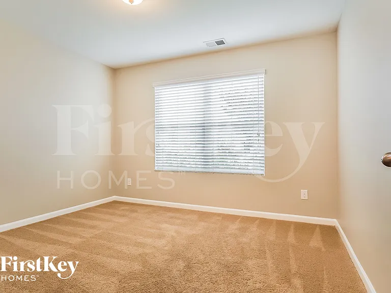 549 Waterstone Dr — Photo 15