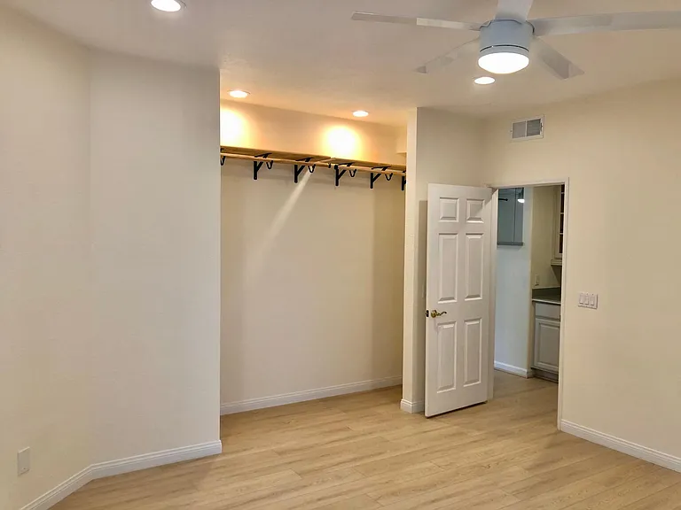 4204 3rd Ave #5 — Photo 29