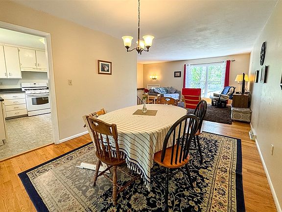 5th image of 108 Birchwood Dr