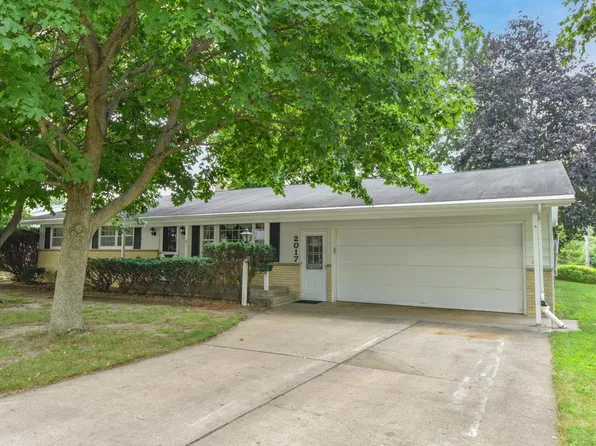 2017 Chestnut STREET, West Bend, WI 53095