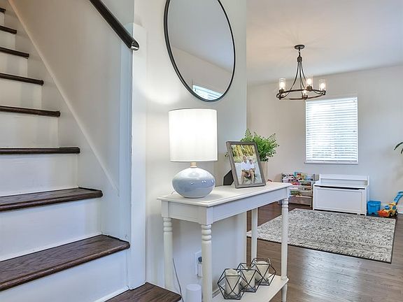 5th image of 3023 Wardall Ave