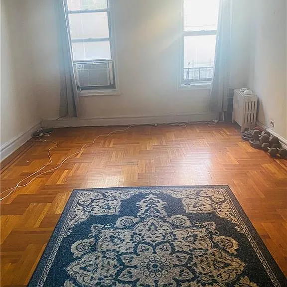 2075-2081 Wallace Ave #246 — Photo 2