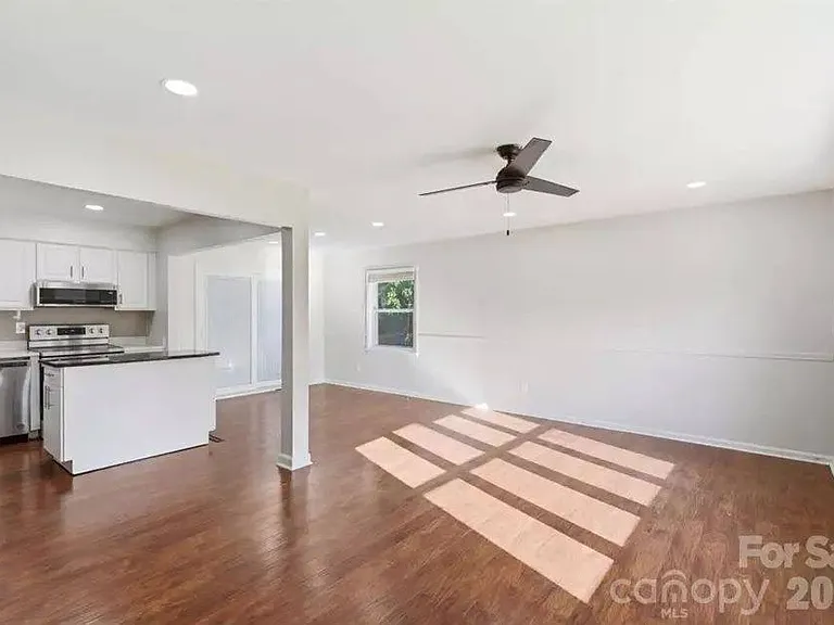 5810 Red Carriage Ln — Photo 5