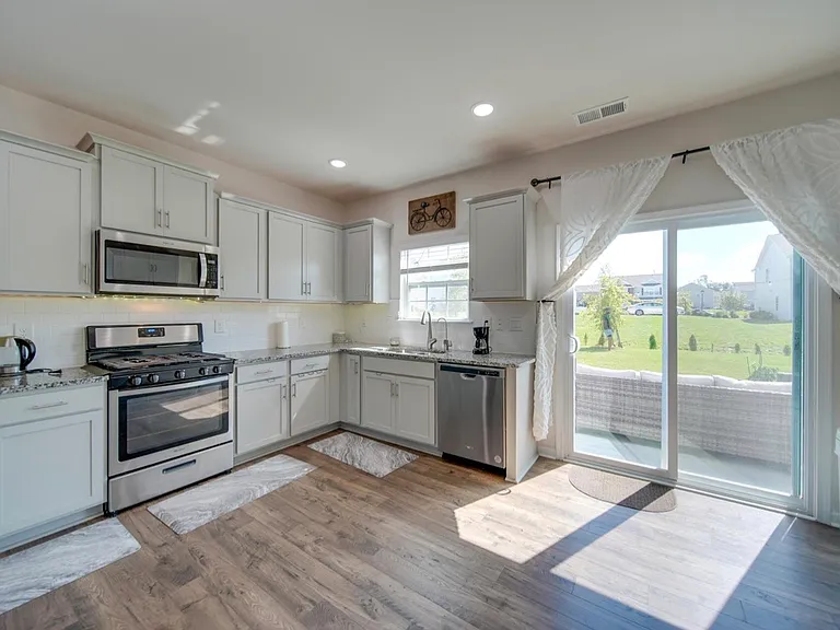 9609 Margrave Dr — Photo 23