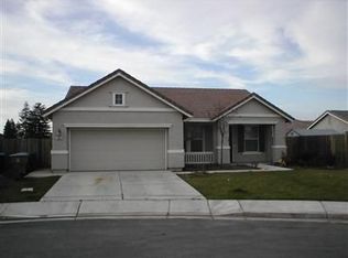 939 Georgia Ct, Madera, CA 93637
