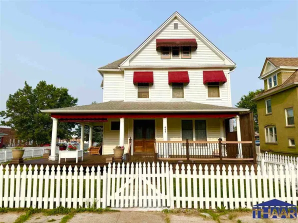 406 S 4th St, Clinton, IN 47842