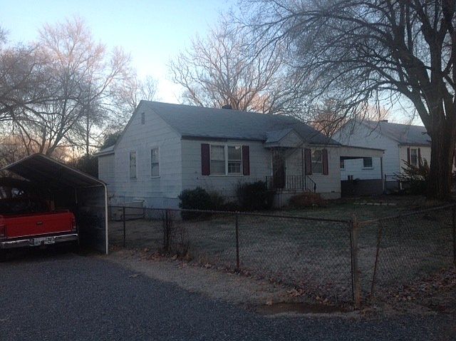 2nd image of 2315 Harrell St
