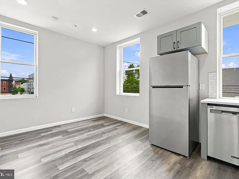 623 W Oxford St #2 — Photo 4