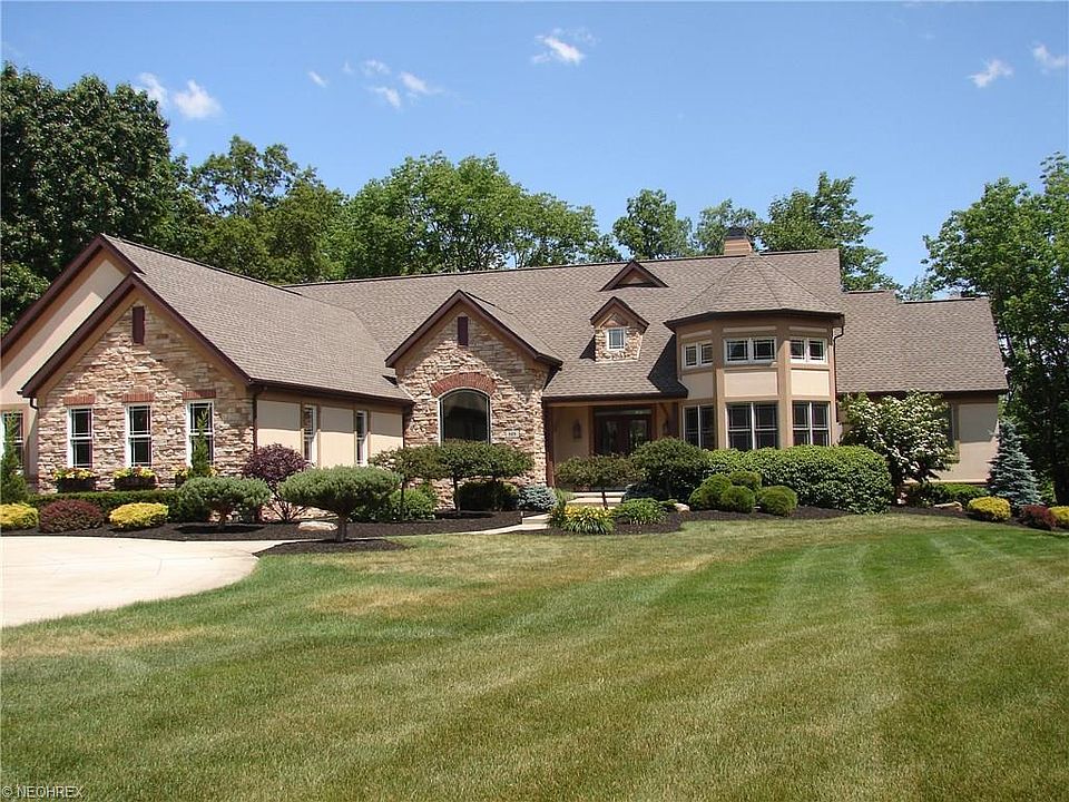 1st image of 819 Dominion Dr