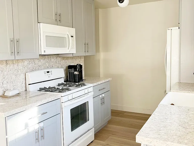 3616 Seacrest Way — Photo 4
