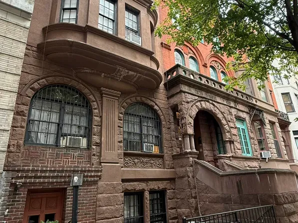 33 West 82nd Street image 1 of 15