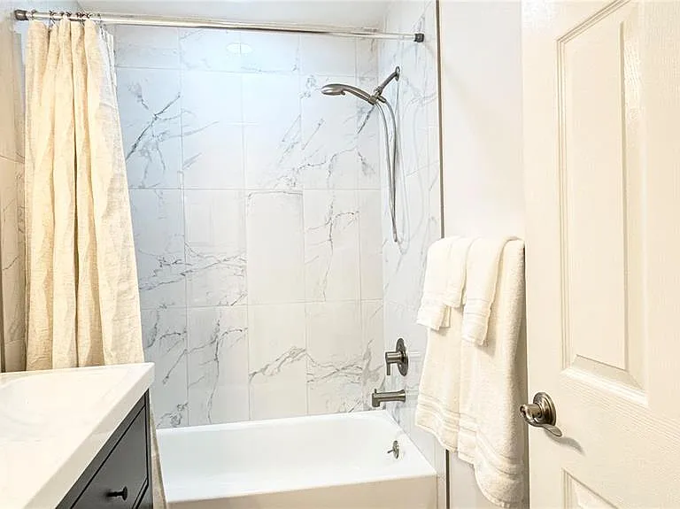 2431 Loma Linda St — Photo 15
