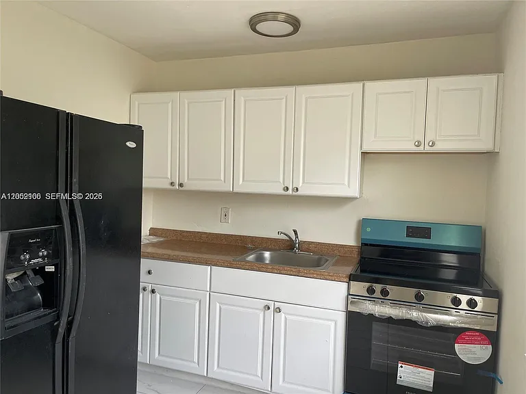 1013 NE 3rd Ave #3 — Photo 5