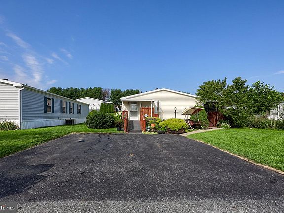 2nd image of 109 Jemfield Ct