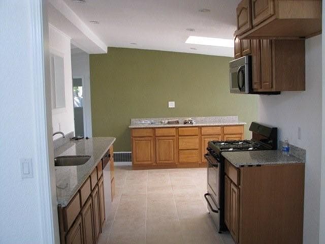 1st image of 1005 White Dr
