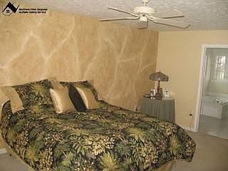 5th image of 9061 Lakeview Dr