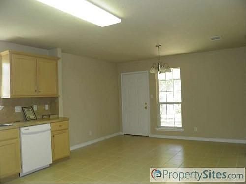 3rd image of 1208 Phoenix St