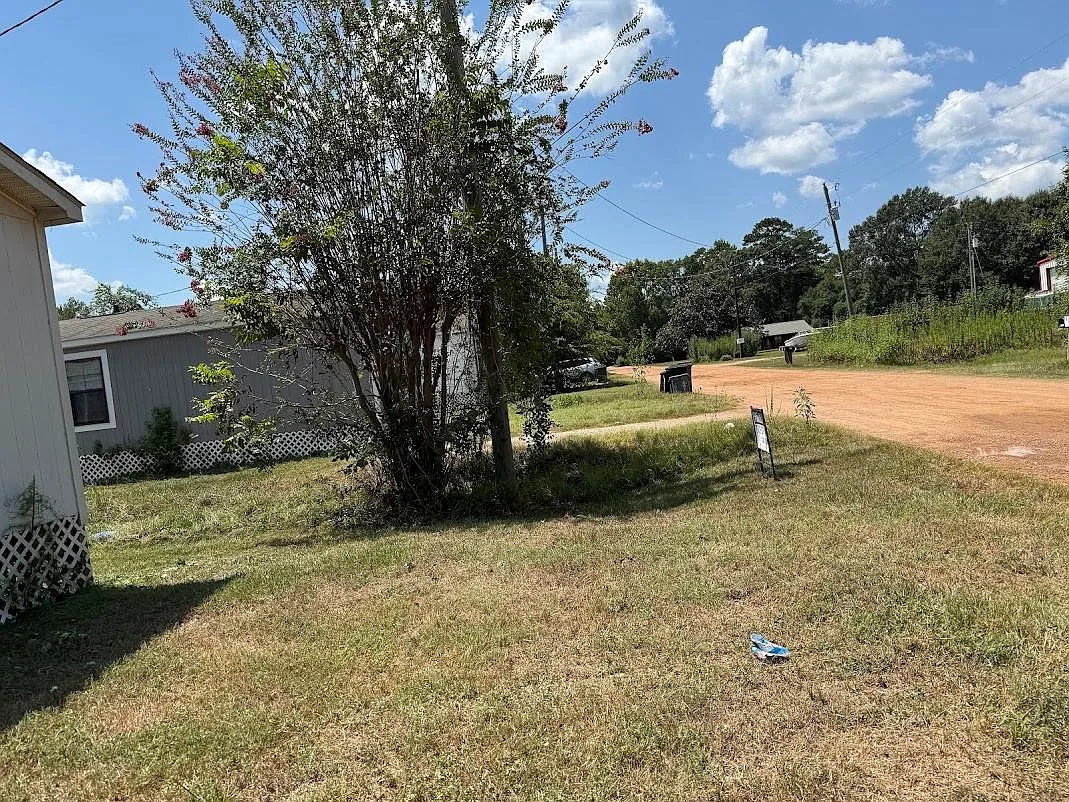 3 bed, 2.0 bath, $1,299 — Photo 3