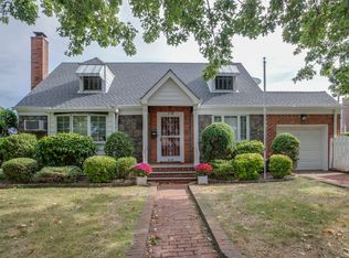 603 149th St, Whitestone, NY 11357
