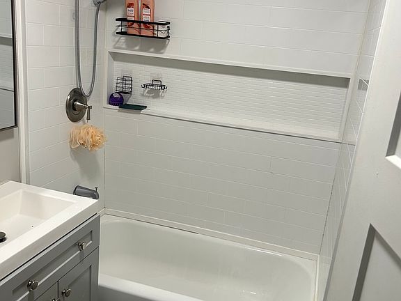 5th image of 1255 West Ave