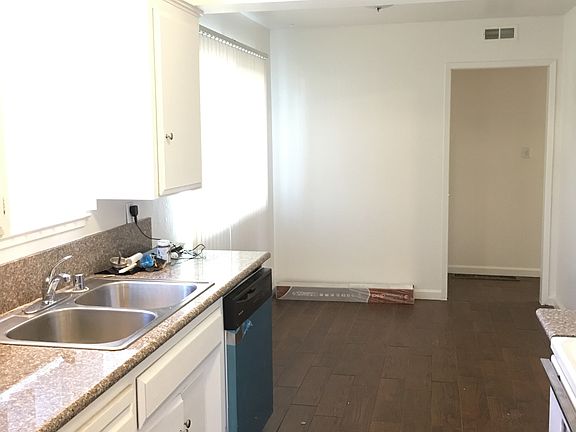 3rd image of 5995 Gloria Dr