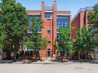 850 W Erie St APT 3W, Chicago, IL 60642