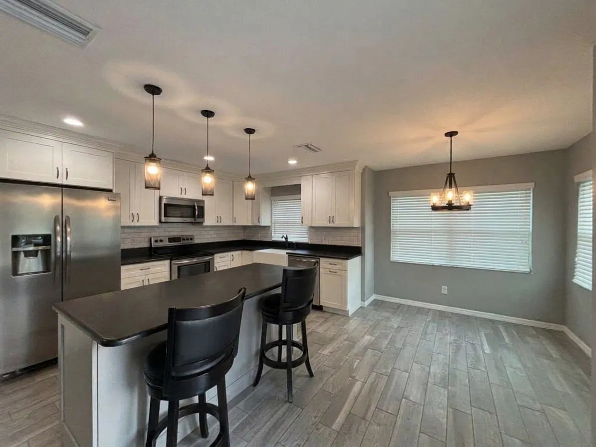 2 bed, 1295 sqft, $1,950 — Photo 4