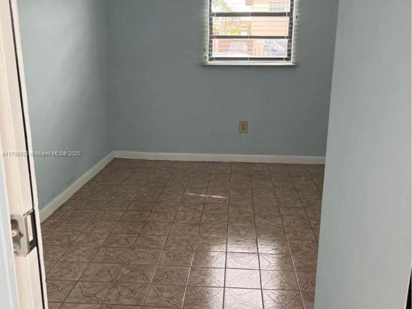 691 E 11th Pl #1