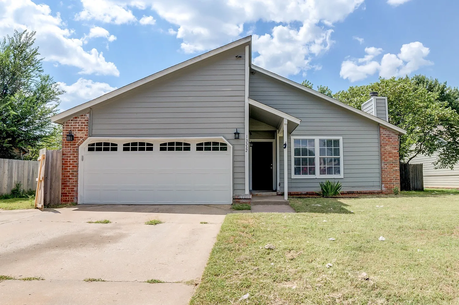 3 Bed | 2 Bath in Bixby! — Photo 1