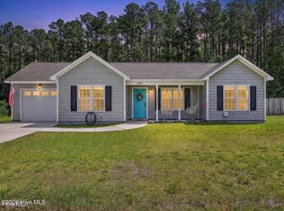 102 Blossom Court, Maple Hill, NC 28454