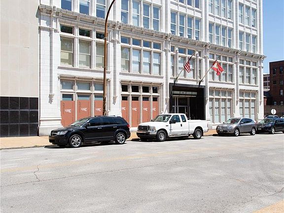 2nd image of 1501 Locust 809