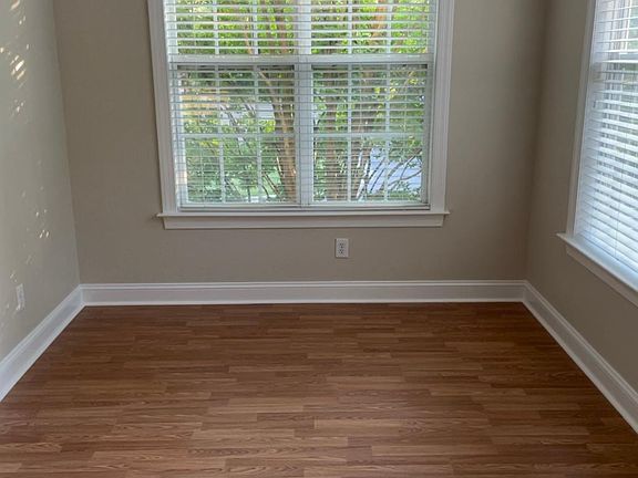 5th image of 1121 Arborgate Cir