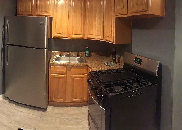 607 E Durham St — Photo 1