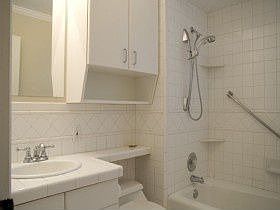 1st image of 1519 E Logan Ave