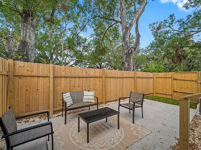 4313 W Woodlawn Ave — Photo 29