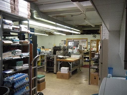 4th image of 12128 Western Ave