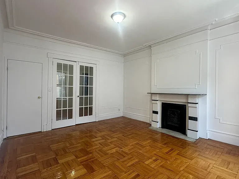 309 W 54th St #3A — Photo 2