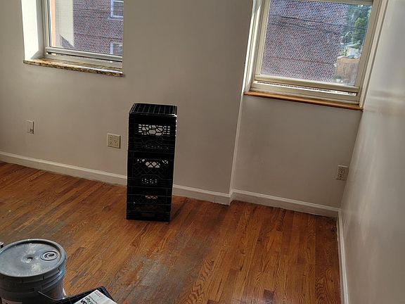 4th image of 6703 10th Ave #1