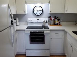 735 N 95th St APT 6, Seattle, WA 98103