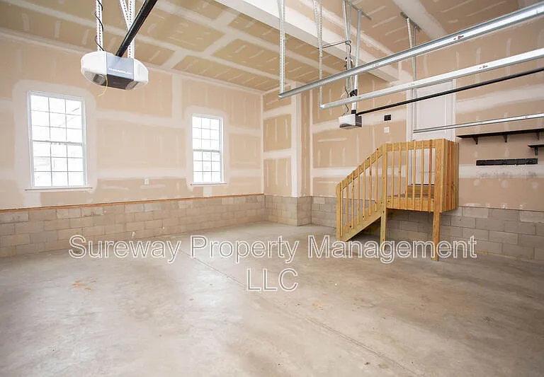 1 Tweentown Close — Photo 48
