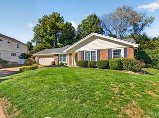 2057 Setters Hill Ct, Chesterfield, MO 63017