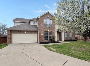 1 Lucas Ln, Edgecliff Village, TX 76134