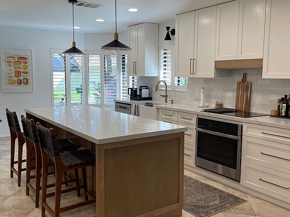 Large Open Concept Kitchen